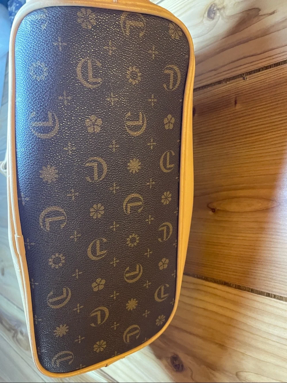 CL America logo bag